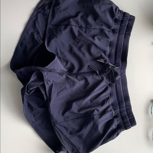 Lululemon hottie hot shirt size 8